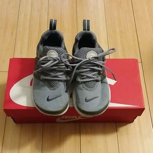 Kid's light grey Prestos
